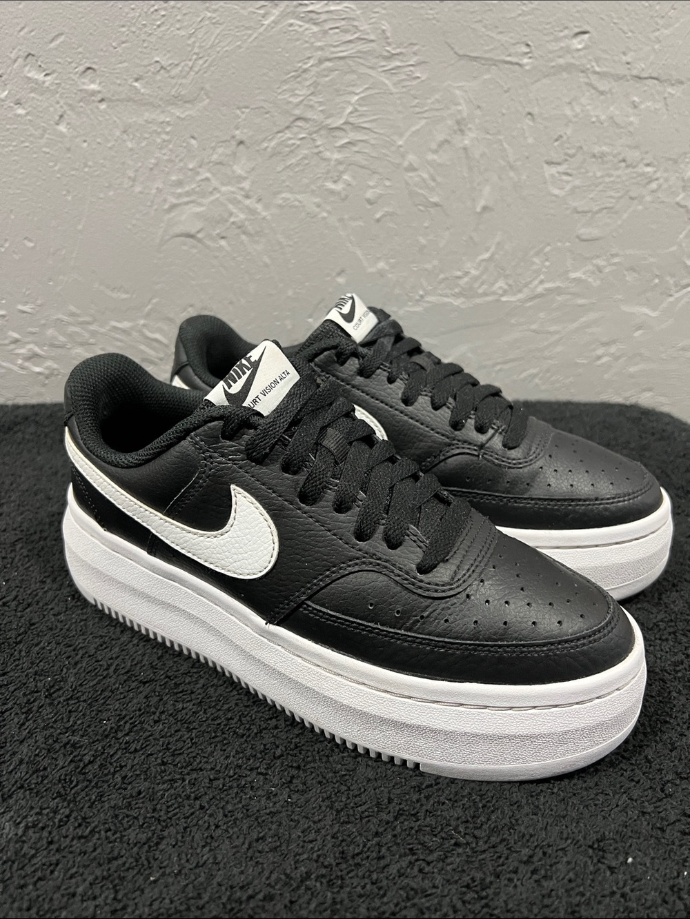 🔥🔥 NIKE Court Vision Alta LTR Leather Platform Sneakers Black White Women Sz 8 - Picture 2 of 12